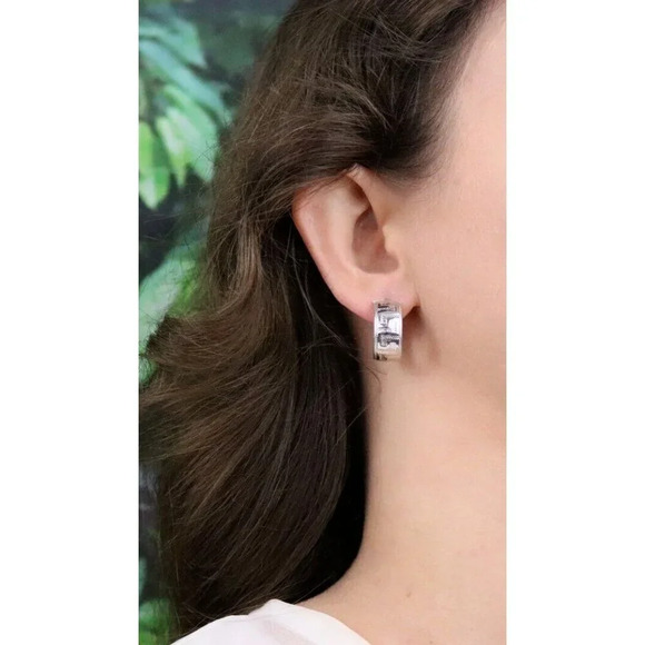 14k White Gold Hollow Lightweight Greek Key Hoop Earrings 3/4" Hoops - Picture 4 of 7